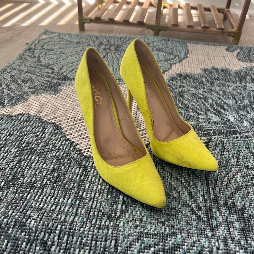 Women's Yellow Pumps